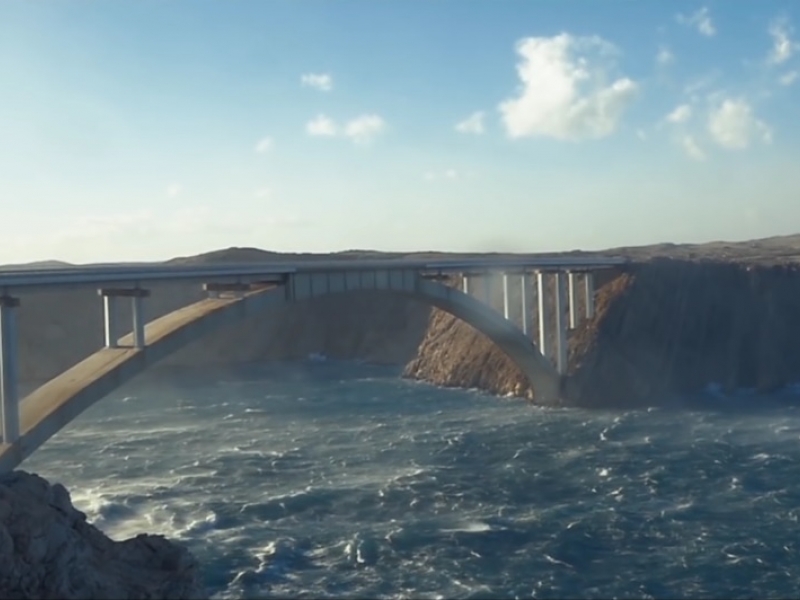 Ko burja preseže hitrost 216 km/h.